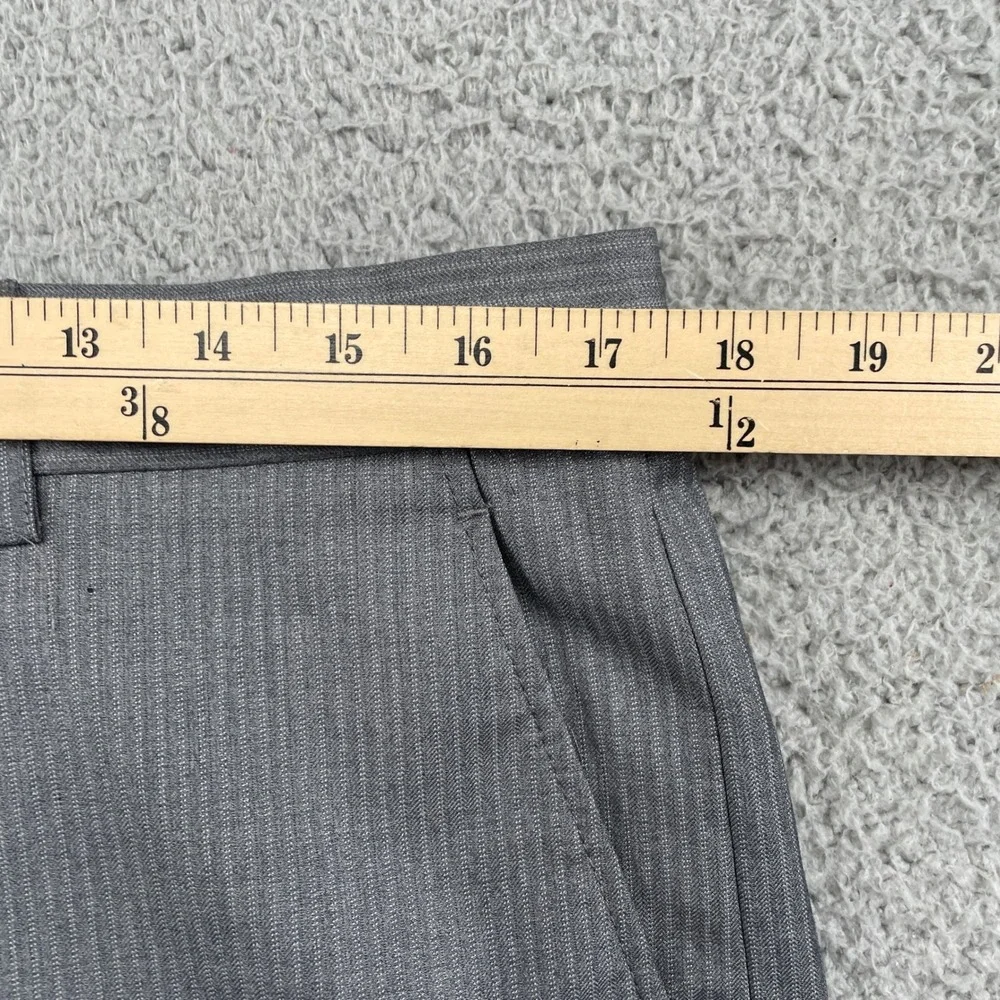 Vinci Suit Mens 40L Gray Pinstripe Two Button Notch Lapel Modern Business Formal